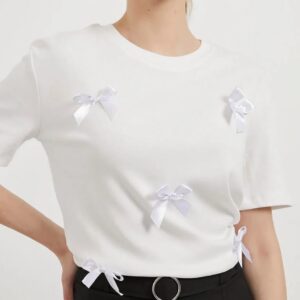 Fiyonk Detaylı Bisiklet Yaka T-Shirts